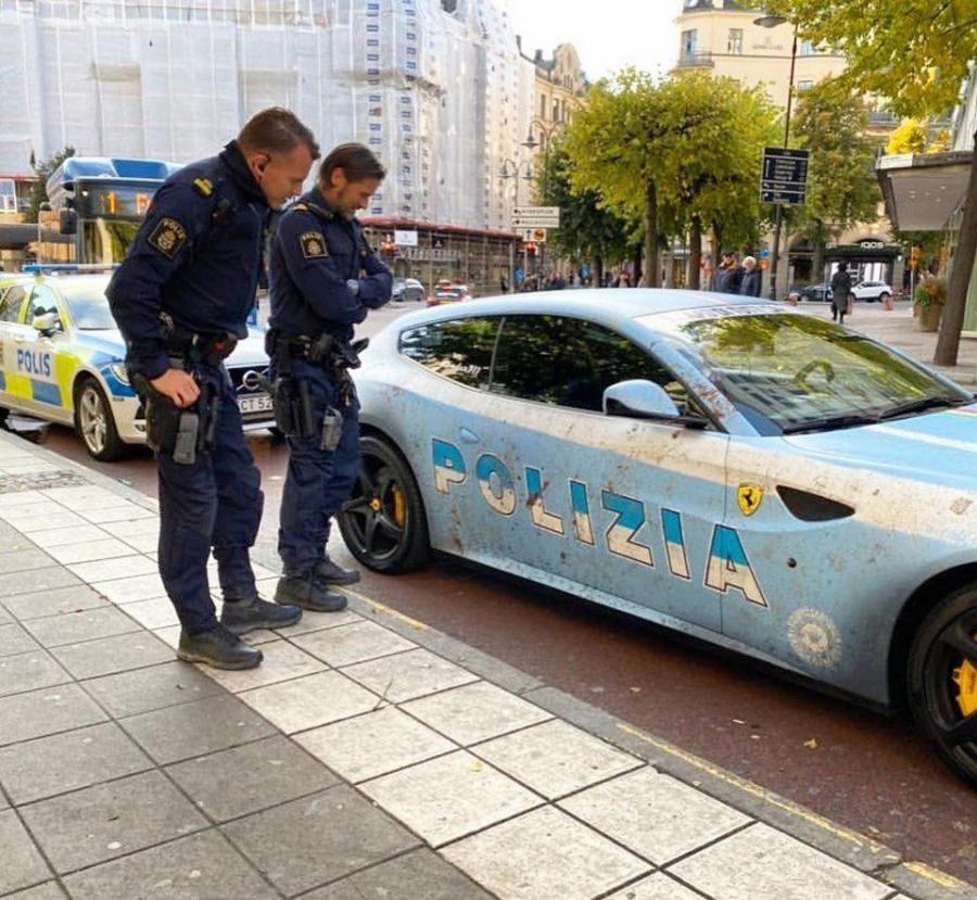  Ferrari FF Polizia by WrapZone 2019 года  (SWE) (фото 5 из 5)